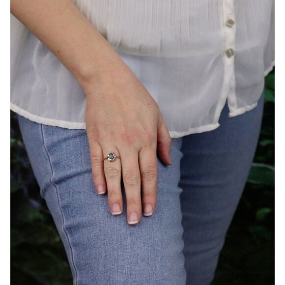 10k Yellow Gold Natural Swiss Blue Topaz and Diamond Ring Size 7 1/2 - Picture 4 of 7